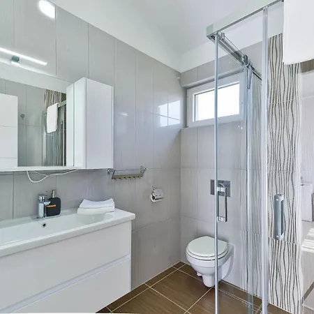 Brand New Ultima With Pool Villa